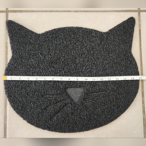 PVC Cat Shape Feeding Mat - Picture 3 of 5